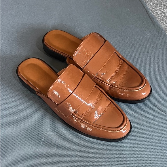 Elegant Brown Women's Loafers - Picture 1 of 1